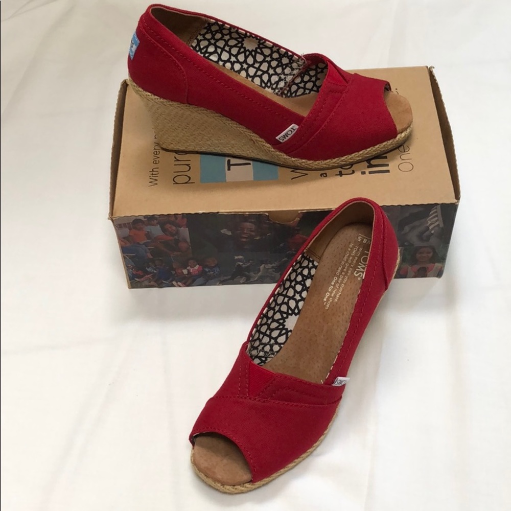 Toms - Classic Red Canvas Wedge Sandal - Picture 10 of 10
